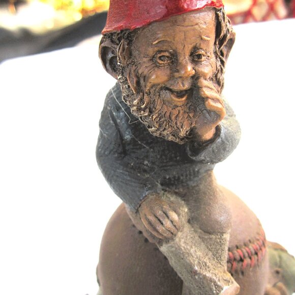 VTG 1984 TOM CLARK GNOME, HOMER, SITTING ON BASEBALL, RETIRED 10/93 - Picture 9 of 10